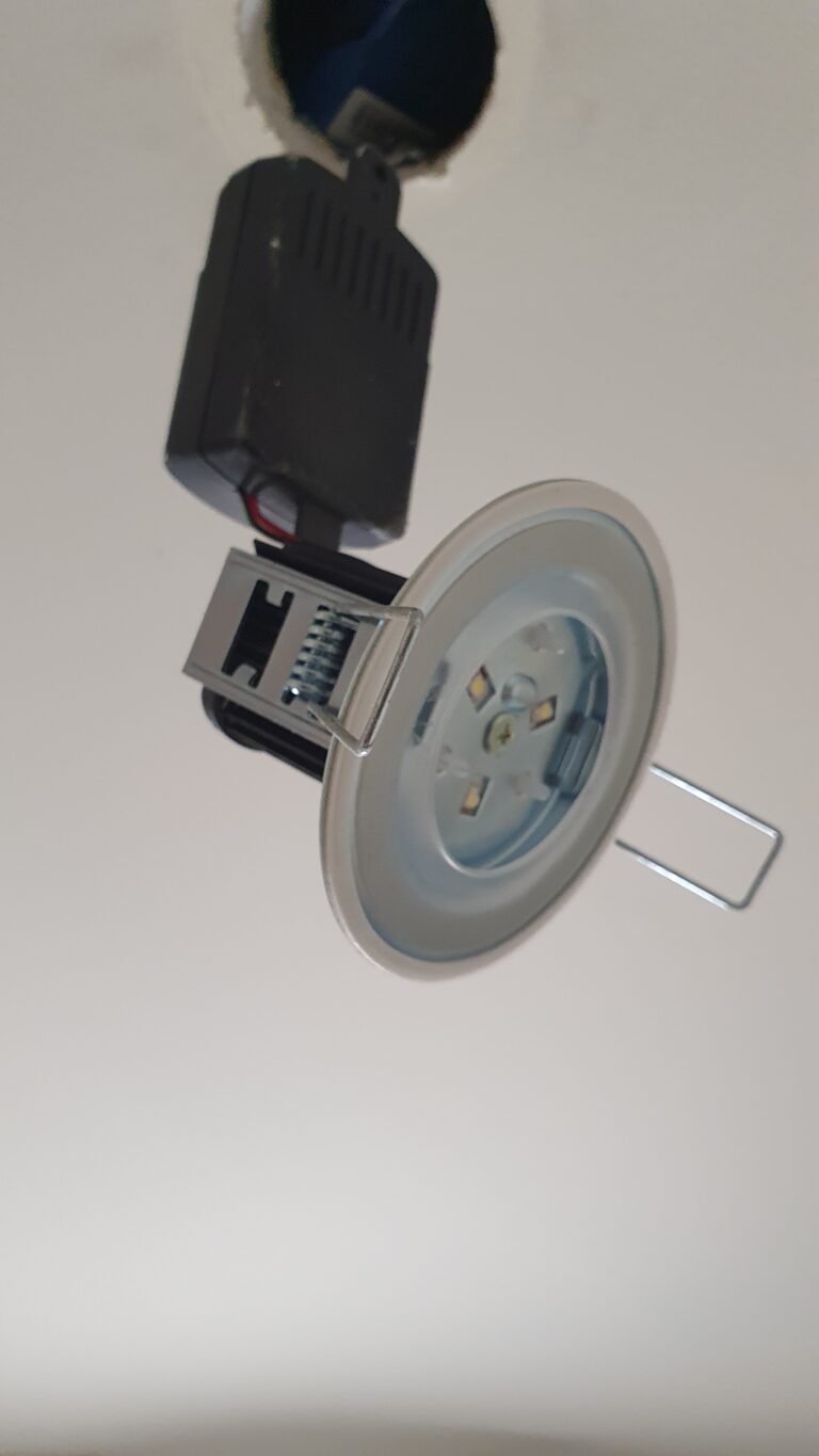 Spot light bulb replacment